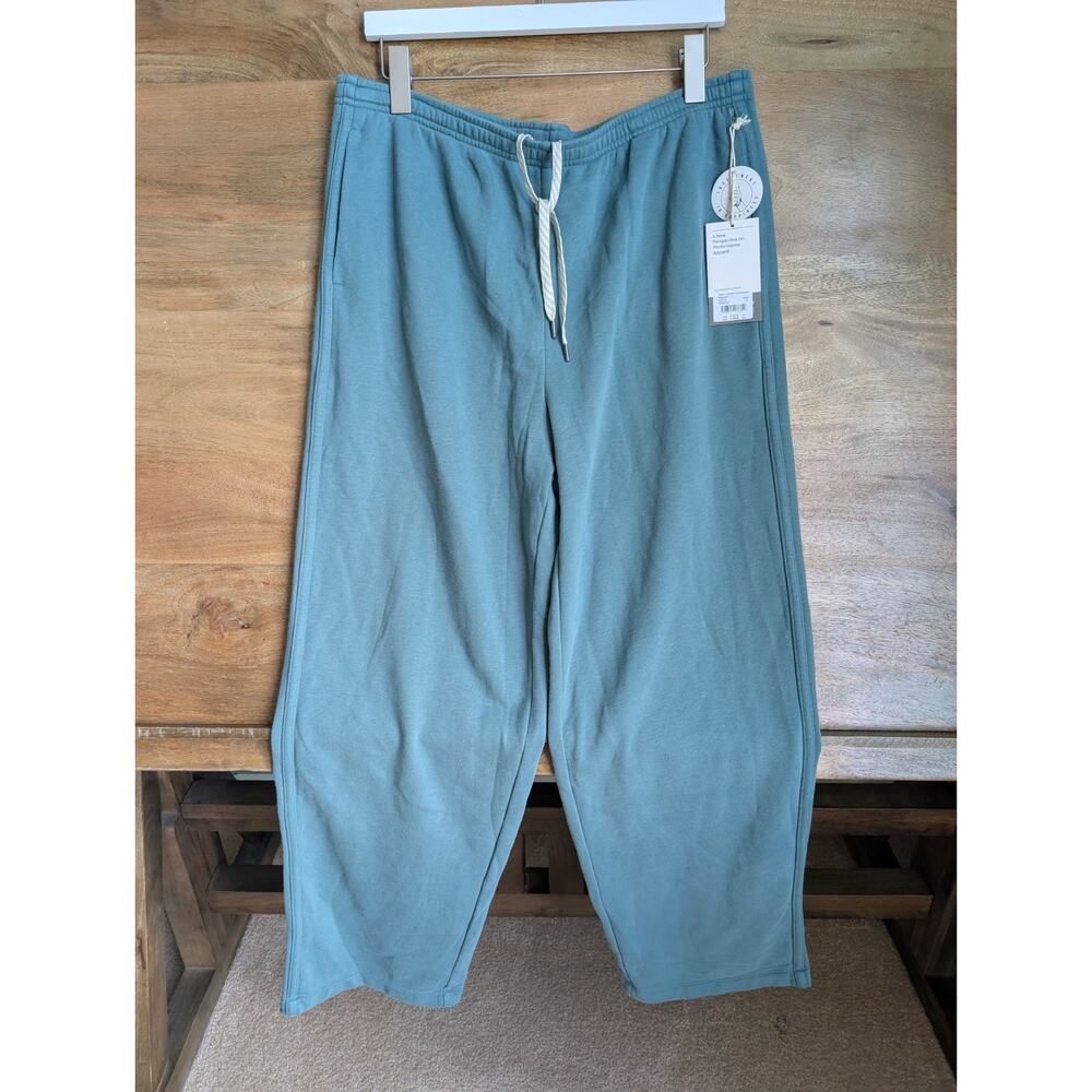 NWT Vuori Sedona Straight Leg Sweatpant Womens XL Blue Grass Drawstring VW4191